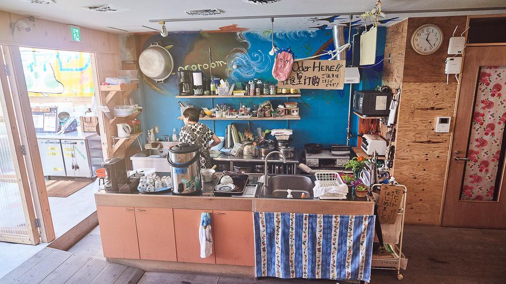 Kamagasaki University Of The Arts Cafe Garden Guest House Aka Cocoroom Osaka Esterno foto